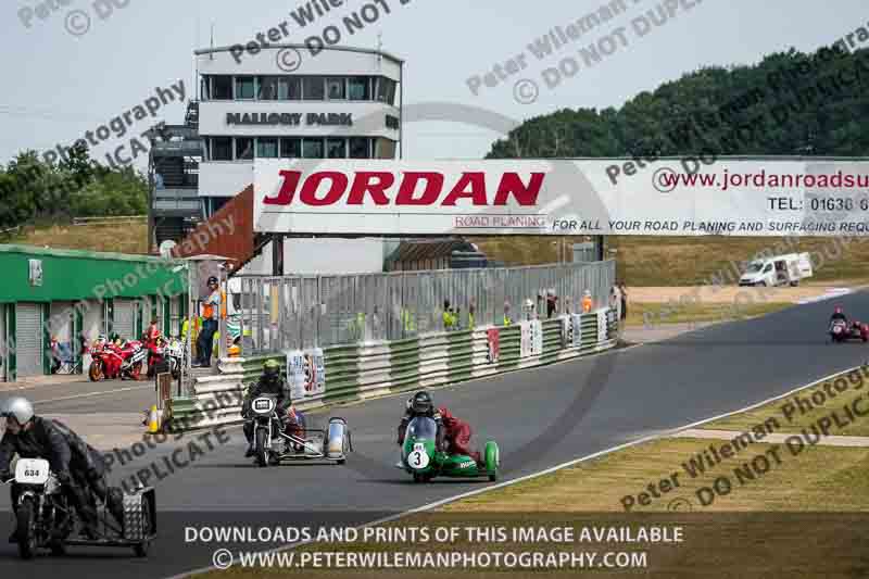 Vintage motorcycle club;eventdigitalimages;mallory park;mallory park trackday photographs;no limits trackdays;peter wileman photography;trackday digital images;trackday photos;vmcc festival 1000 bikes photographs